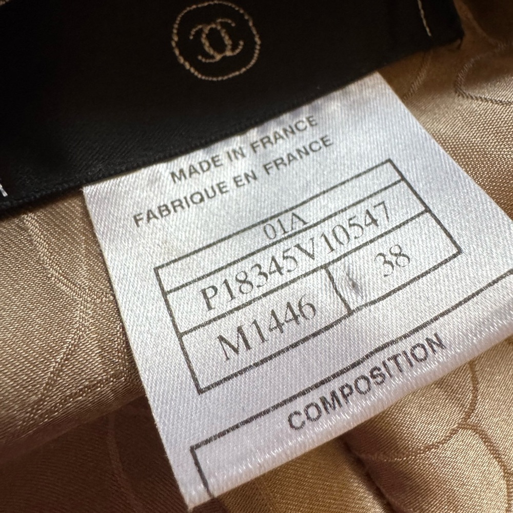 Chanel Women's Black and Cream Tweed Blazer - Picture 5 of 13